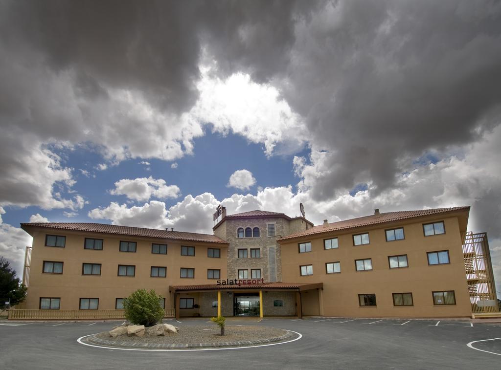 Hotel Salat Resort Les Borges Blanques Bagian luar foto