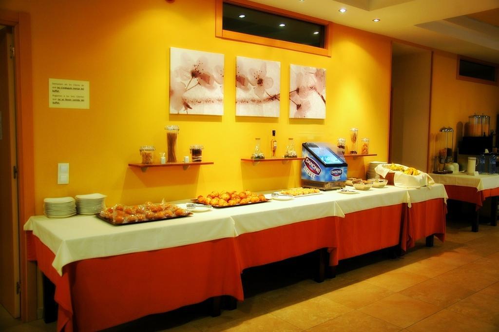 Hotel Salat Resort Les Borges Blanques Bagian luar foto