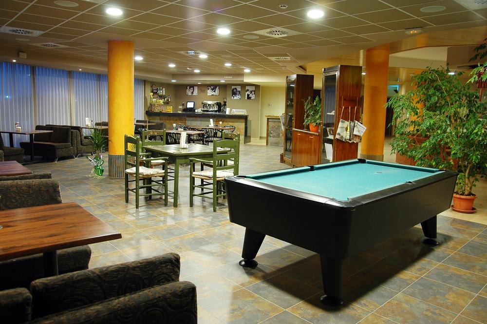 Hotel Salat Resort Les Borges Blanques Bagian luar foto