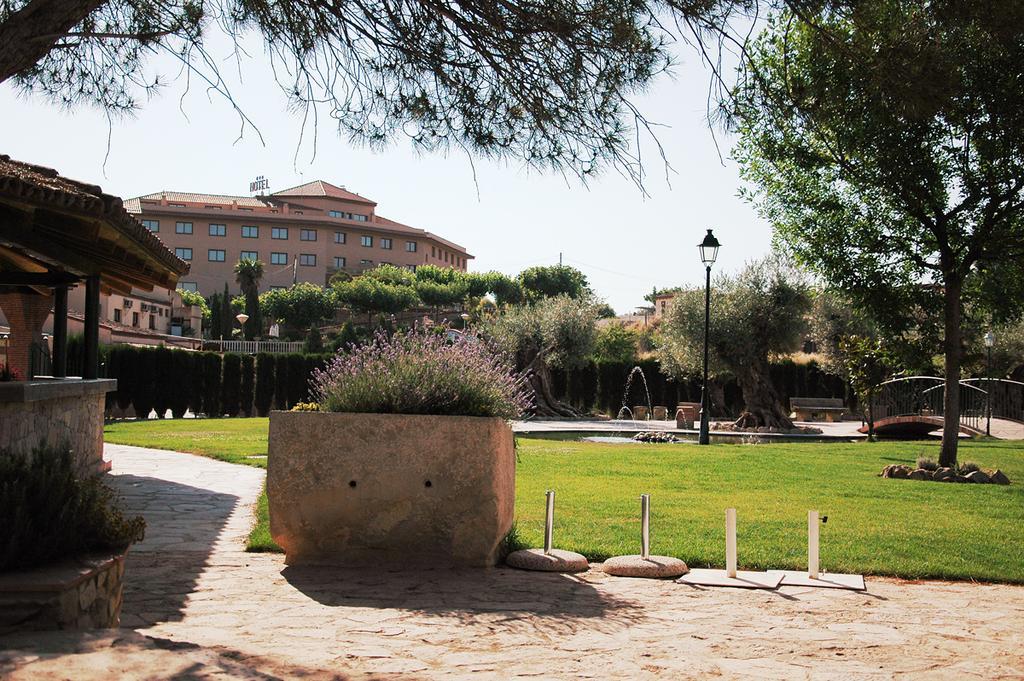 Hotel Salat Resort Les Borges Blanques Bagian luar foto